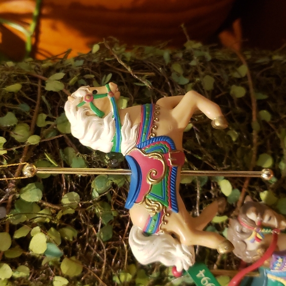 Vintage Carousel House Ornaments lot of 9 - Picture 6 of 10